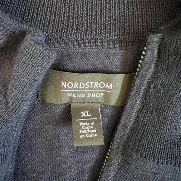 Navy pullover - Picture 3 of 4